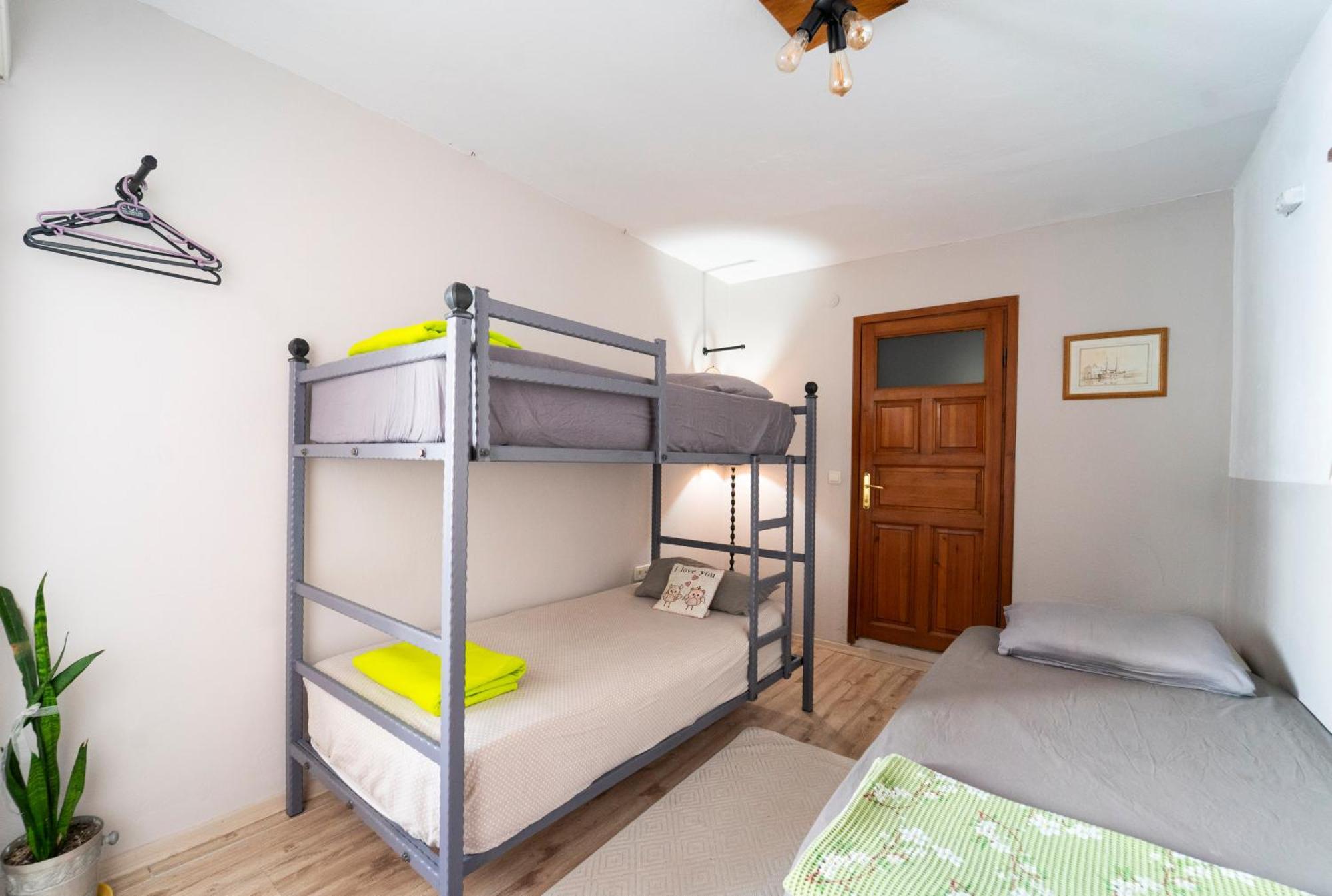 La Luna Hostel *